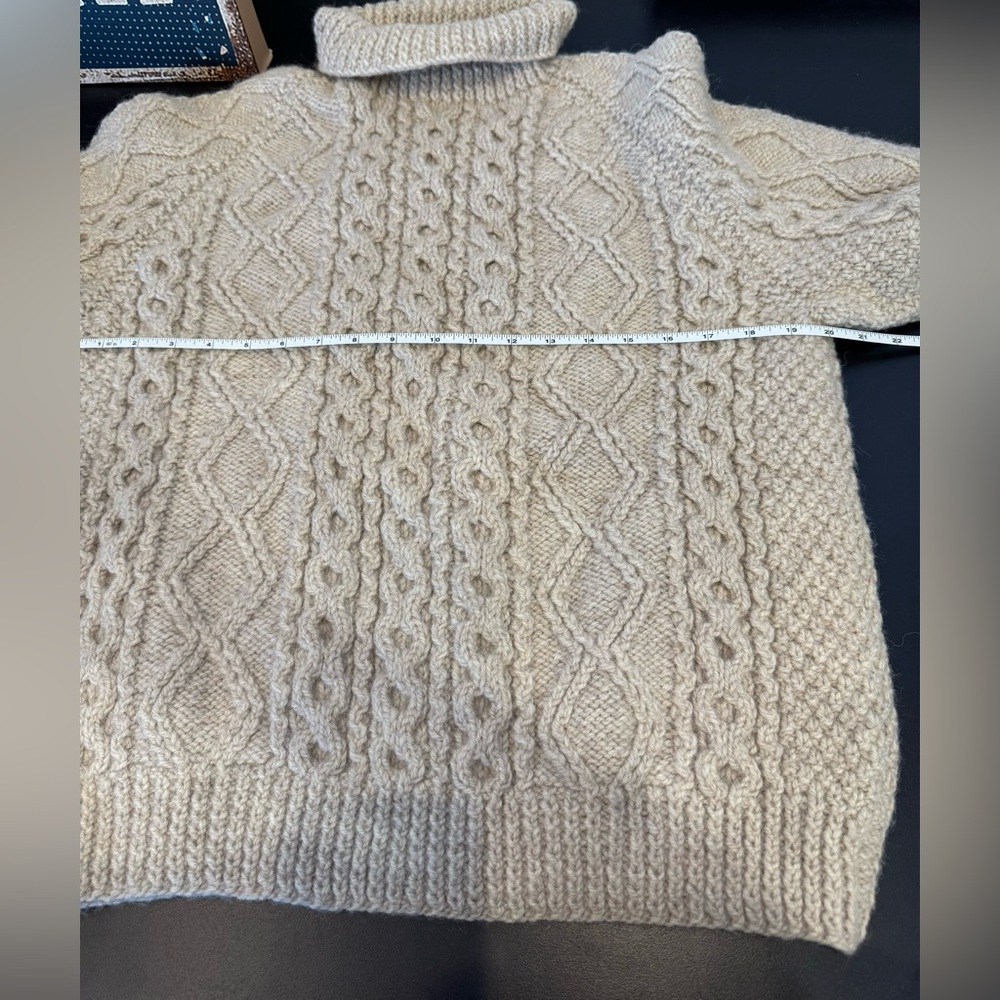 Prince of Burren Irish Knit Cable Sweater Unisex Aran
Islands Hand knit Sz M - Picture 3 of 10